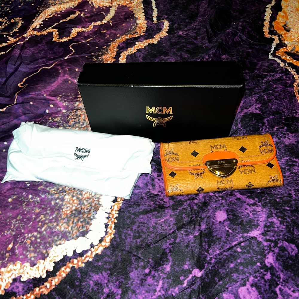 MCM Beautiful Large Compact Signature orange Wallet Womens🧡